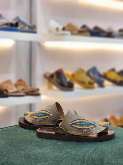 صورة زبيري وطني مطرز مديل م59